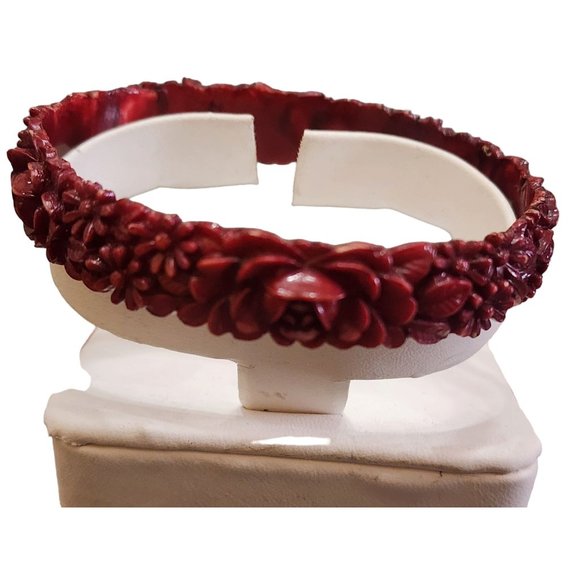 Vintage Carved Celluloid Bangle Bracelet (A3720) - Picture 1 of 4